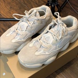 ADIDAS YEEZY BLUSH 500 SIZE 11